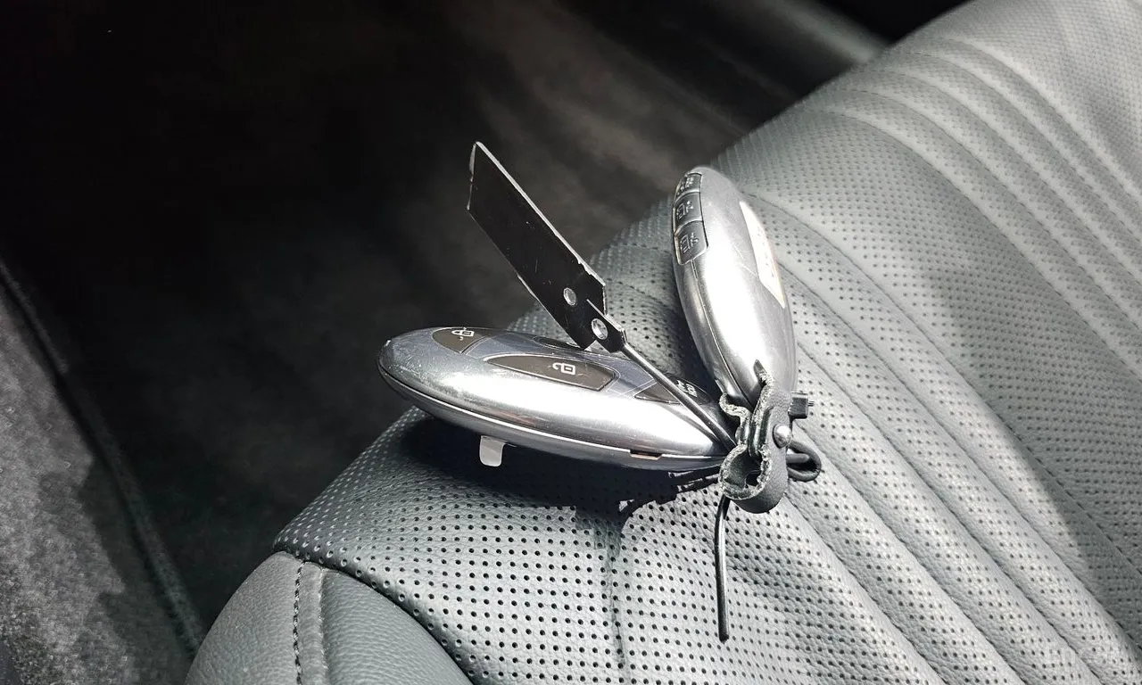 Hyundai Grandeur Exclusive — фото 15
